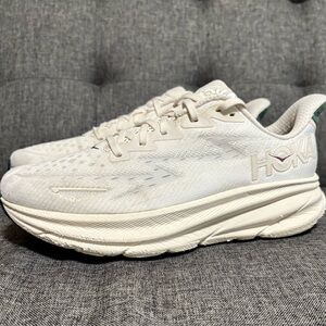 HOKA Mens Clifton 9 Running Shoes